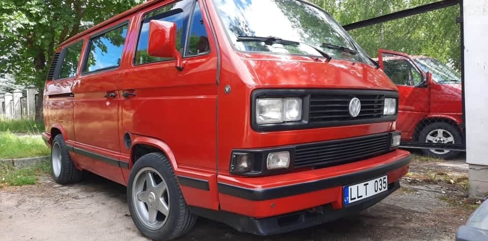 VW T3 Vanagon Front Grille with White Fog Lights, Bolt-On Kit for 1980–1992